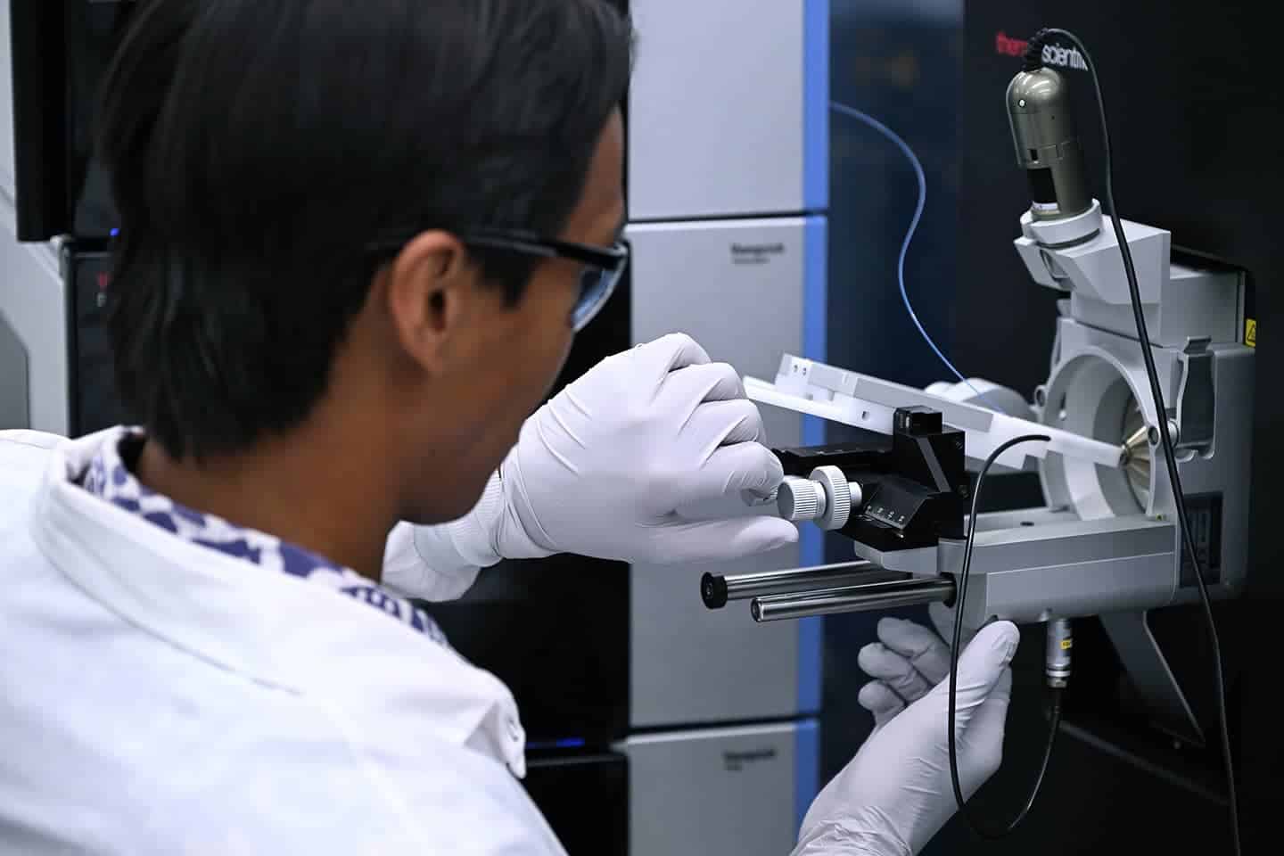 Bio tech lab technician performing analysis in the lab